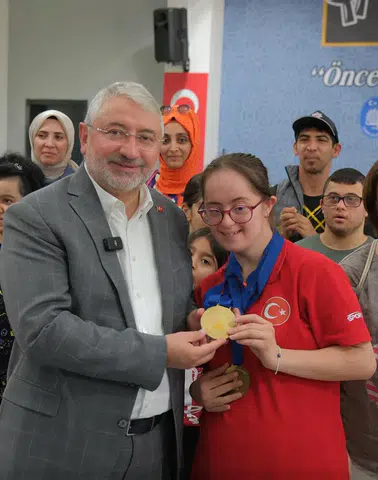 Şampiyona Coşkulu Karşılama