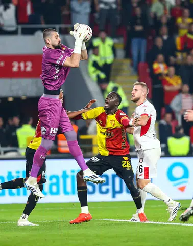 Haftanın 11'i Anketine Göztepe ve Erzurumspor Damgası