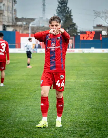 Çorumlu Futbolcunun Takımı Şampiyonluk İnadını Sürdürüyor