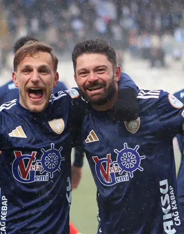 Krallık Yarışında Ortalık Kızıştı