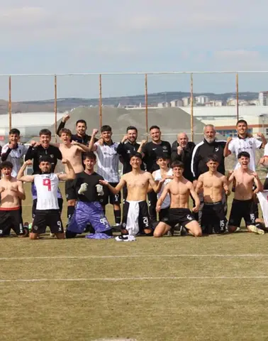 Kırmızı-Siyahlılar Dokuz Kişiyle Finallere Koştu