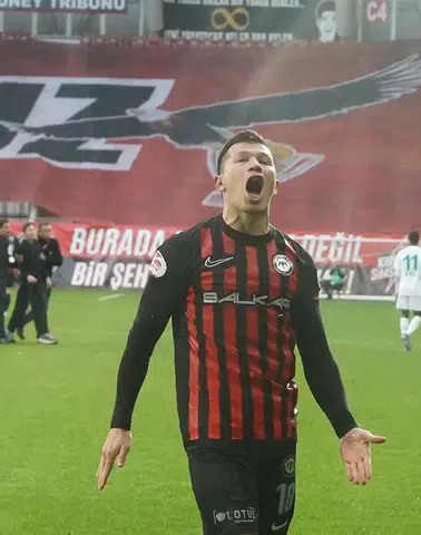 Kırmızı-Siyahlıların Sezona Damga Vuran Özellikleri Neler