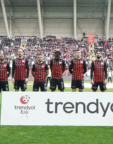 Kırmızı-Siyahlılarda En Çok Şutu Kim Atıyor, Topu En Çok Kim Kazanıyor ?