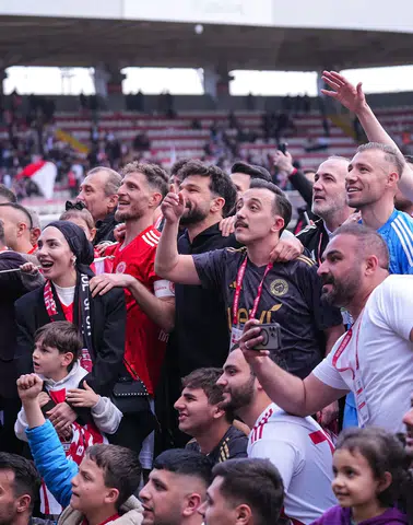 1.Lige Yükselen İlk Takım Belli Oldu