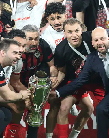 Şampiyonluk Sonrası Kulüpten İlk Açıklama: Yeni Sezon Hedefi Ne ?