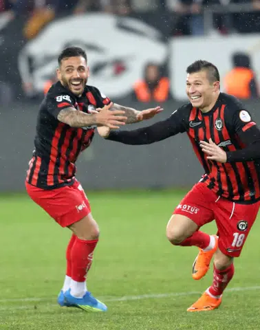 Samudio’nun Göz Kamaştıran Performansı