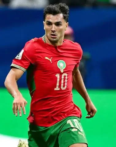 Rakiplerin Milyarlık Transfer Çılgınlığı !
