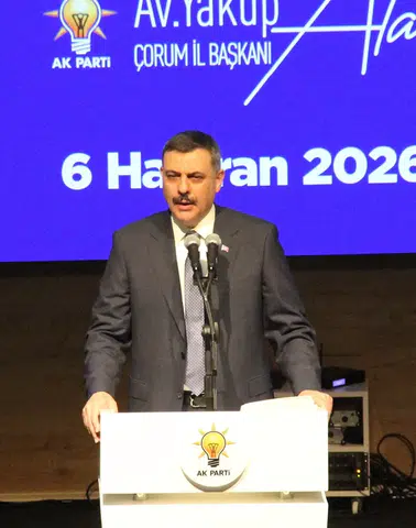 Bakan Çiftçi’den Kırmızı-Siyahlılara Övgü