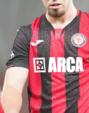 Gözyaşlarına Hakim Olamadı