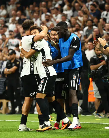Golden Boy Top’da Bir Rakip Var