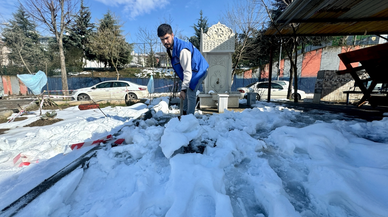 Düzce'de gönüllü gençler tarihi camileri ramazana hazırladı