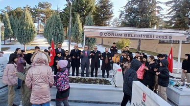 Gençler, Şehitlerin Huzurunda