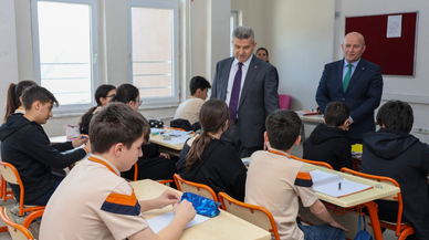 Artvin Valisi Ergün öğrencilerle bir araya geldi