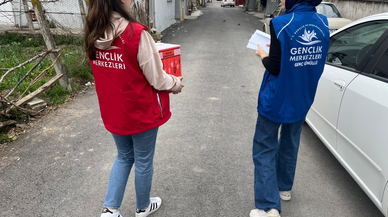 Bafra'da gönüllü gençlerden ihtiyaç sahibi ailelere yardım