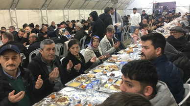 Espiye Belediyesi'nin ramazan çadırında ilk iftar yapıldı