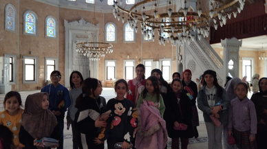 Of'ta "Genç Gönüllerle, Çocuk Gönüller Buluşuyor" programı düzenlendi