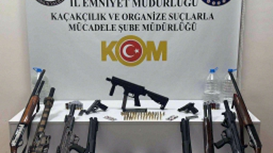 Samsun'da eğlence mekanında silah, mühimmat ve uyuşturucu ele geçirildi
