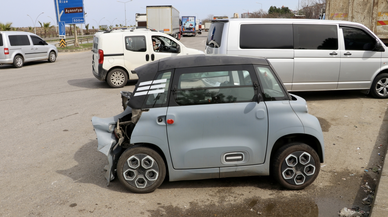 Trabzon'da 2 otomobilin çarpıştığı kazada  2 kişi yaralandı