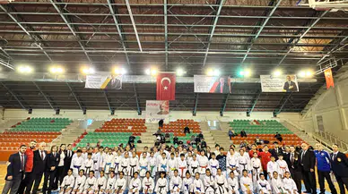 Karateciler Madalya İçin Yarıştı