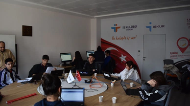 Lise Öğrencilerinin Mesleki Yönelimleri Test Ediliyor