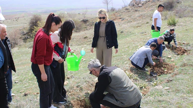 Mecitözü'nde 100 Fidan Toprakla Buluştu