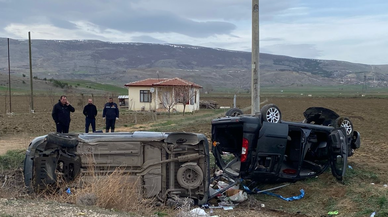 Otomobiller Birbirine Girdi, Çok Sayıda Yaralı Var