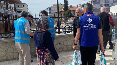 İhtiyaç Sahiplerine Yardımlar Sürüyor