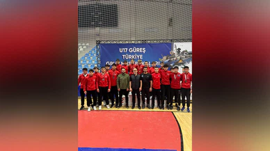 U17 Güreşçileri Takım Halinde Zirvede