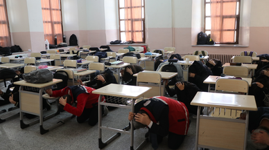 YOZGAT - Tarihi Yozgat Lisesi'nde deprem ve tahliye tatbikatı yapıldı