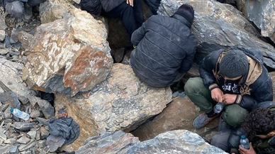 Artvin'de göçmen kaçakçılığı iddiasıyla 2 şüpheli tutuklandı