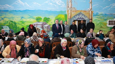 Bulancak Belediye Başkanı Sıbıç, halk pazarı esnafıyla buluştu