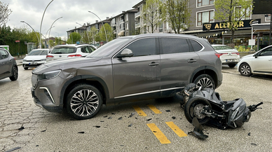 Düzce'de motosikletle cipin çarpıştığı kaza araç kamerasında