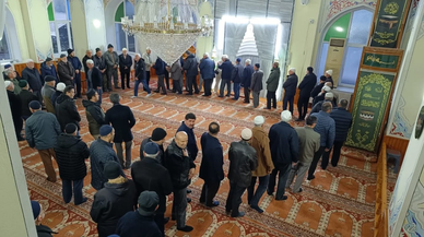 Gerze'de hacı adayları kutsal topraklara dualarla uğurlandı