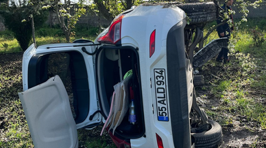 Samsun'da devrilen otomobilin sürücüsü aranıyor