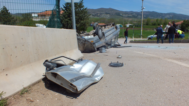 Tokat'ta devrilen otomobildeki 3 kişi yaralandı