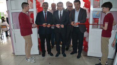 Tosya'da TÜBİTAK 4006 Bilim Fuarı açıldı