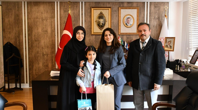 Yağlıdere'de en çok kitap okuyan öğrenciler ödüllendirildi