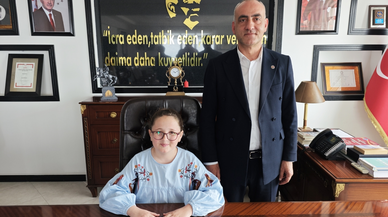 Yakakent'te makam koltukları temsilen çocuklara devredildi