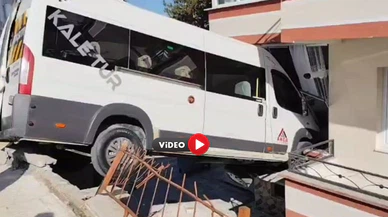 Çorum’da Okul Servisi Balkona Daldı!
