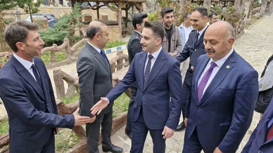 Halk ve Protokol Parkta Bayramlaştı