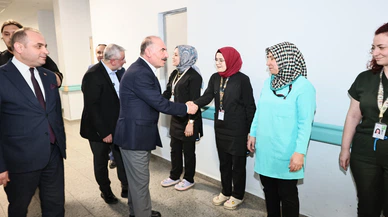 Hastanede Hasta ve Sağlık Çalışanlarıyla Bayramlaştılar