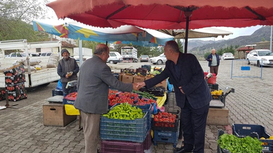 Pazarda Esnaf ve Vatandaşlarla Buluştu