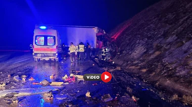TIR ile Kamyonun Çarpıştığı Korkunç Kaza
