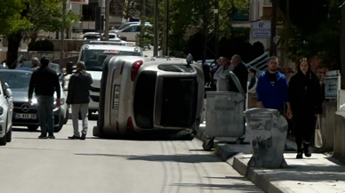 Trafik Kazasında Anne ve Kızı Yaralandı
