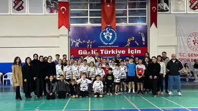 Velidedeoğlu'dan 23 Nisan Spor Etkinliklerine Ziyaret