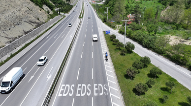 İki Alman gezgin kanserle mücadele farkındalığı için 13 bin kilometre pedal çevirerek Çin Seddi'ni aşacak