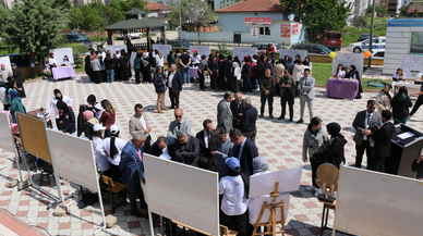 Merzifon'da TÜBİTAK 4006 Bilim Fuarı açıldı