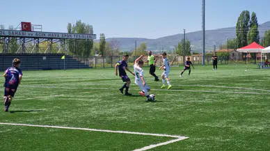 Okul Sporları Küçük Erkekler Futbolda Yarı Final Heyecanı