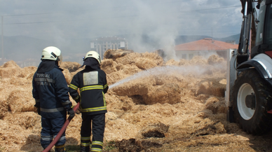 Tokat'ta çıkan yangında 30 ton saman yandı