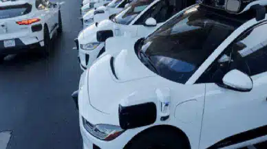Google girişimi Waymo tamamen sürücüsüz yolculuklara başladı